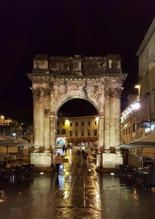 Apartment Sunny Place Pula