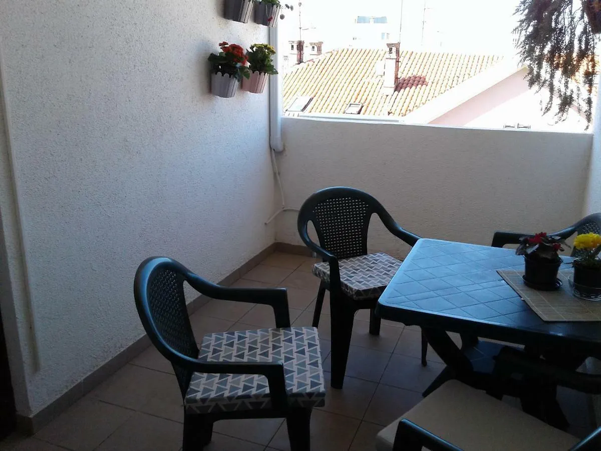 Apartment Sunny Place Pula 0*,